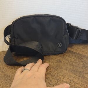 Lole Unisex Black Crossbody Belt Bag